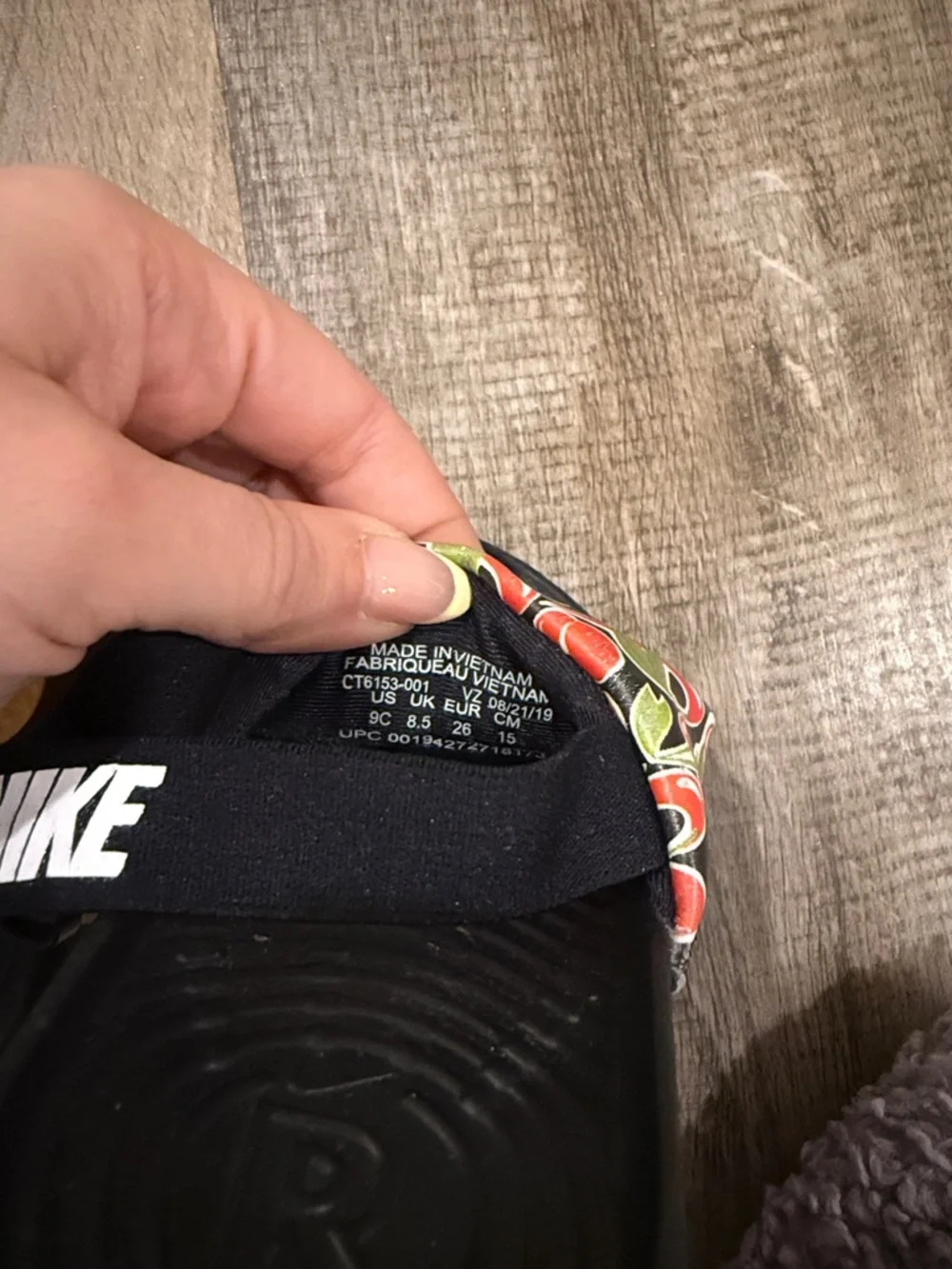 Nike kids slides